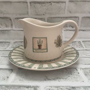 Pfaltzgraff Naturewood Gravy Boat